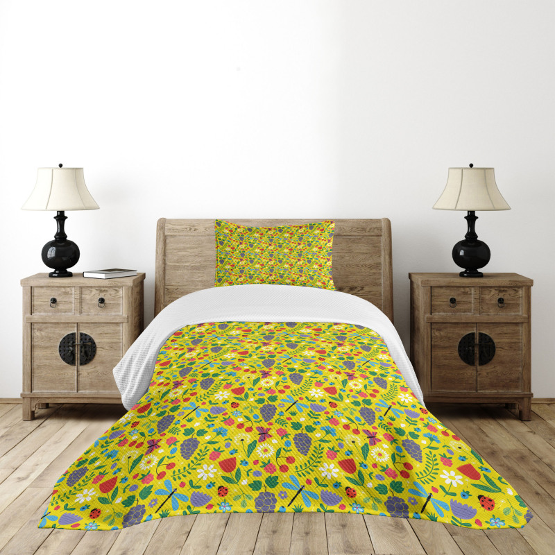 Sketch Grapes Berries Bedspread Set