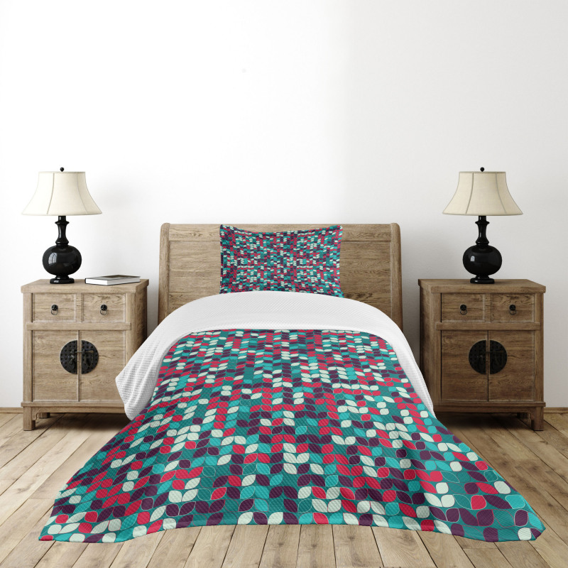 Oval Leaf-like Shapes Bedspread Set