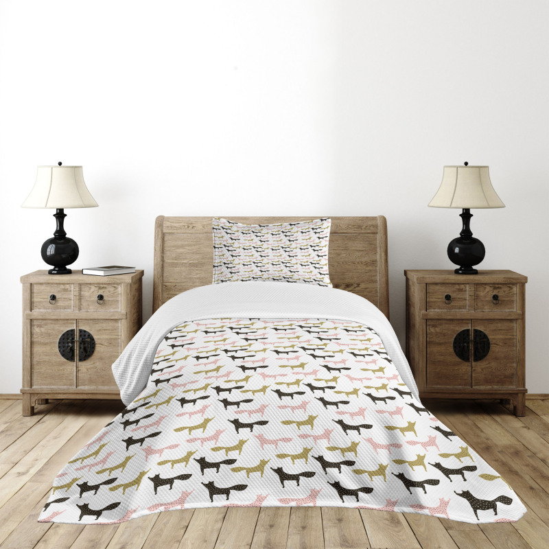 Foxes Pattern with Dots Bedspread Set