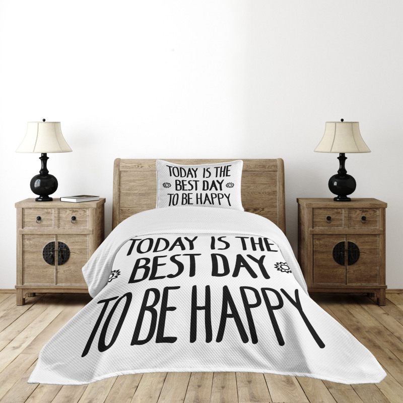 Hand-drawn Flowers Text Bedspread Set