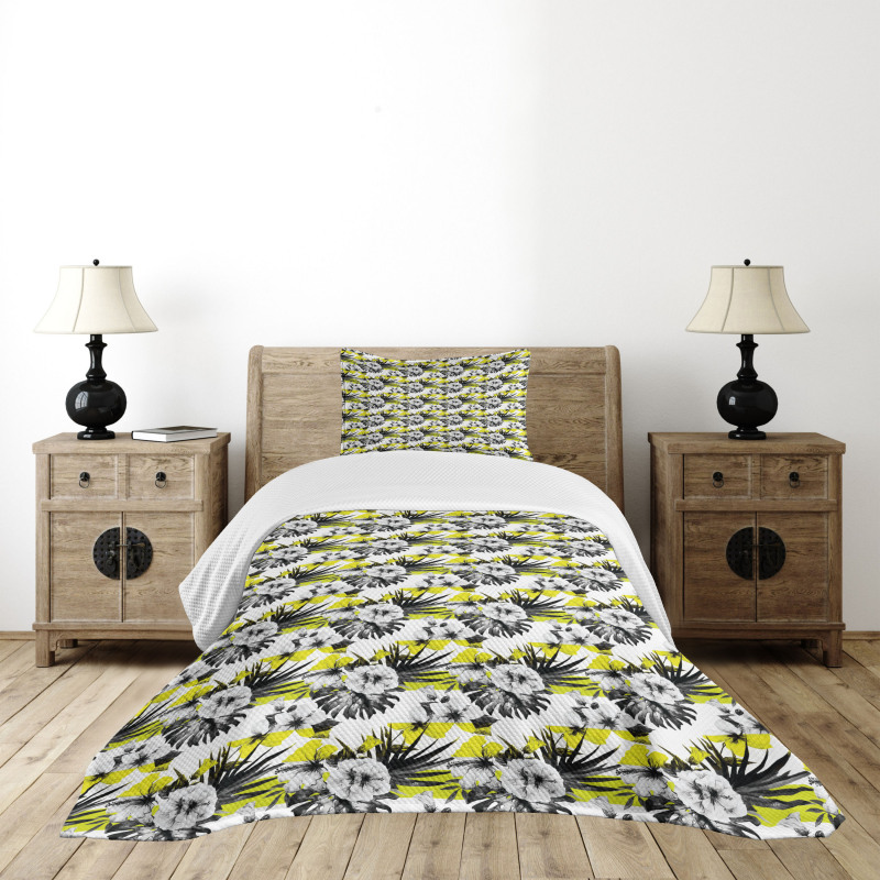 Hibiscus Buds and Blossoms Bedspread Set