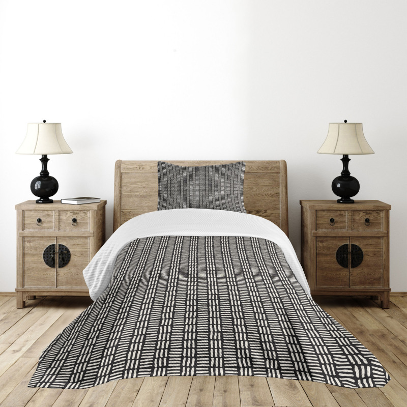 Modern Art Style Stripes Bedspread Set