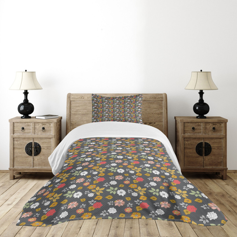 Blooming Japanese Flowers Bedspread Set