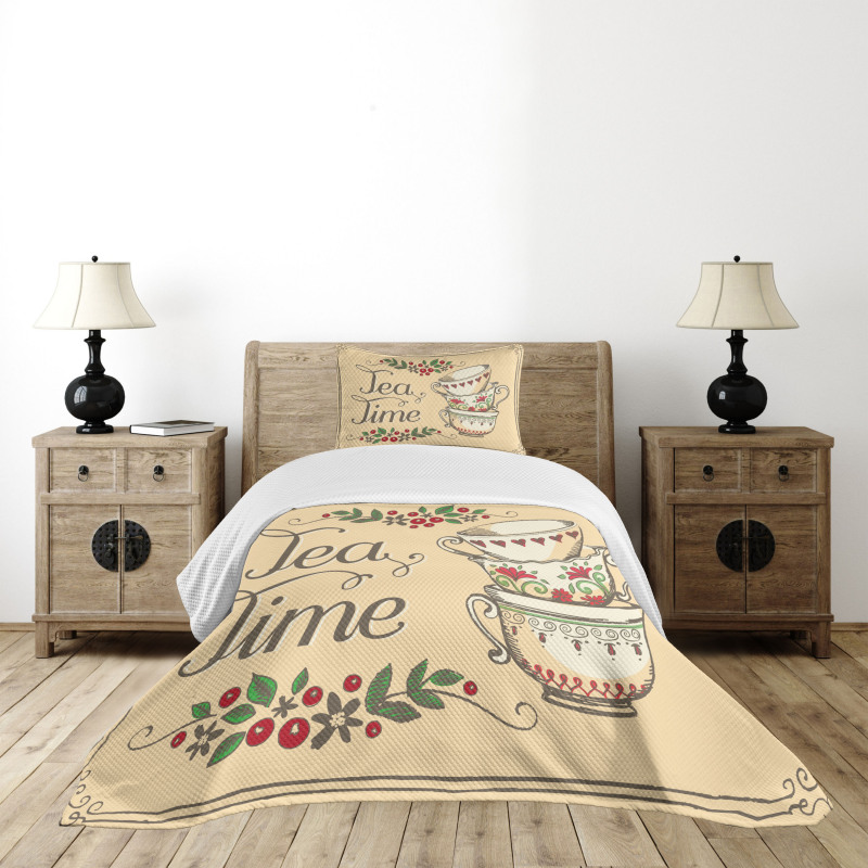 Flowers and Berries with Swirls Bedspread Set