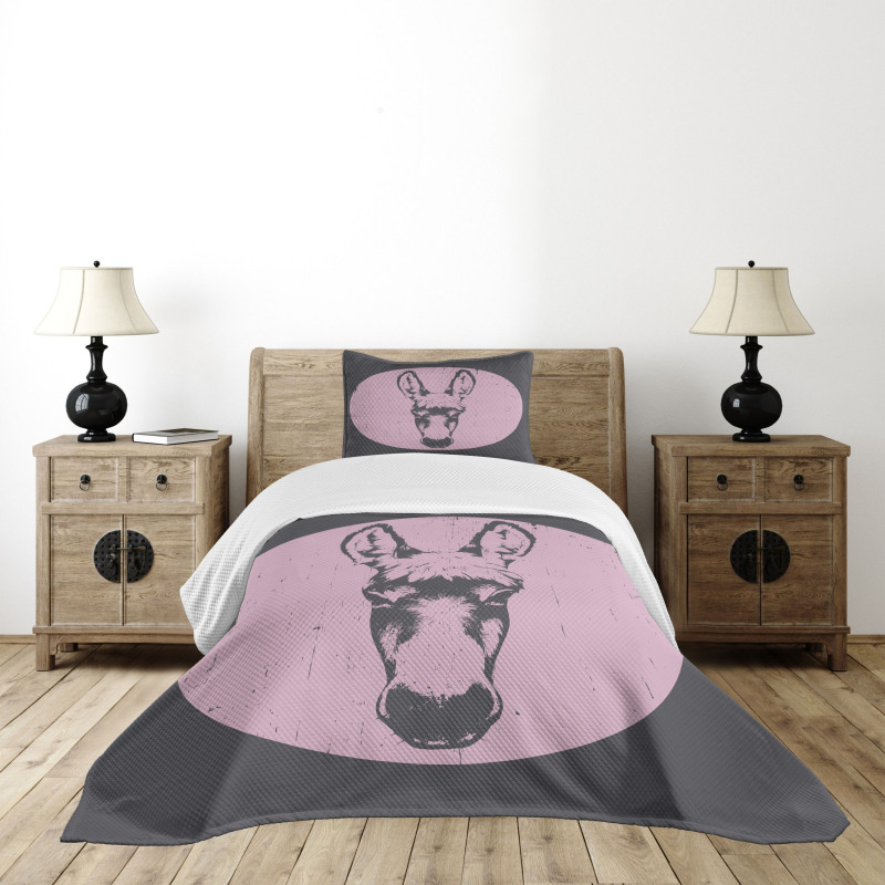 Grunge Look Animal Portrait Bedspread Set