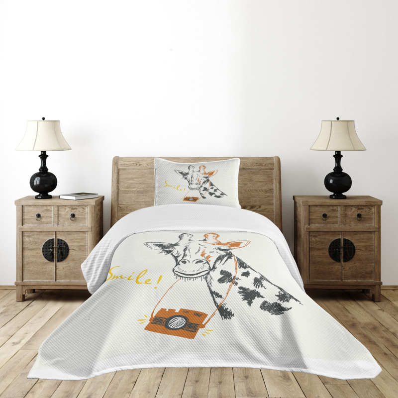 Smile Words with Giraffe Bedspread Set