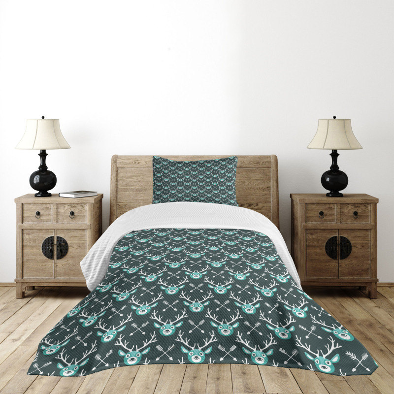 Antlers of Reindeers Arrows Bedspread Set