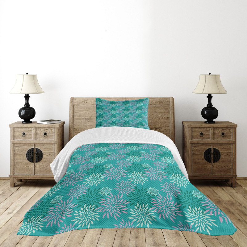 Abstract Flower Petals Retro Bedspread Set