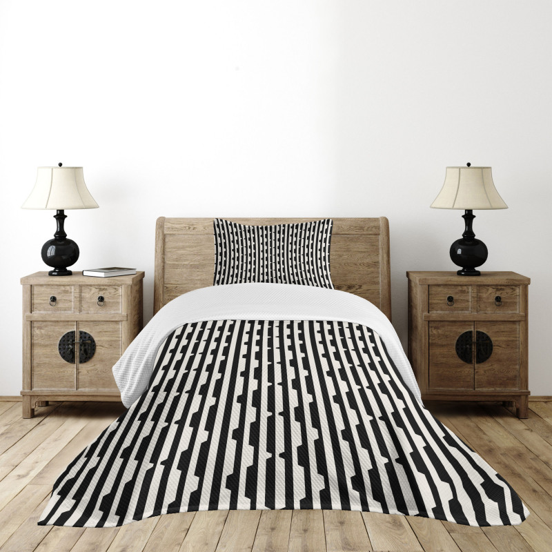 Retro Lines and Triangles Bedspread Set