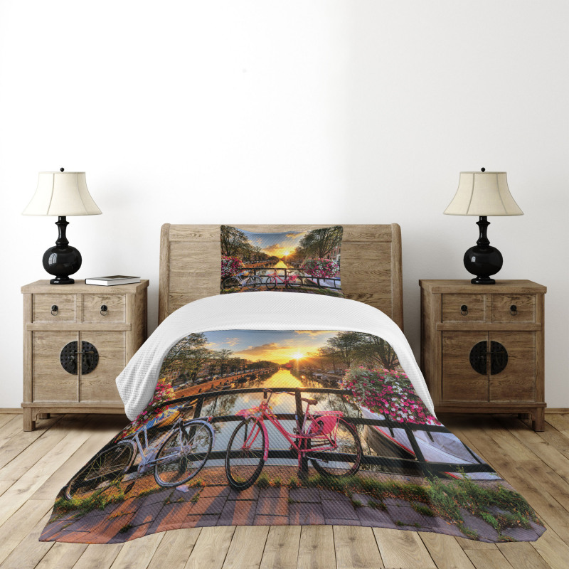 Sunrise over the City Bedspread Set