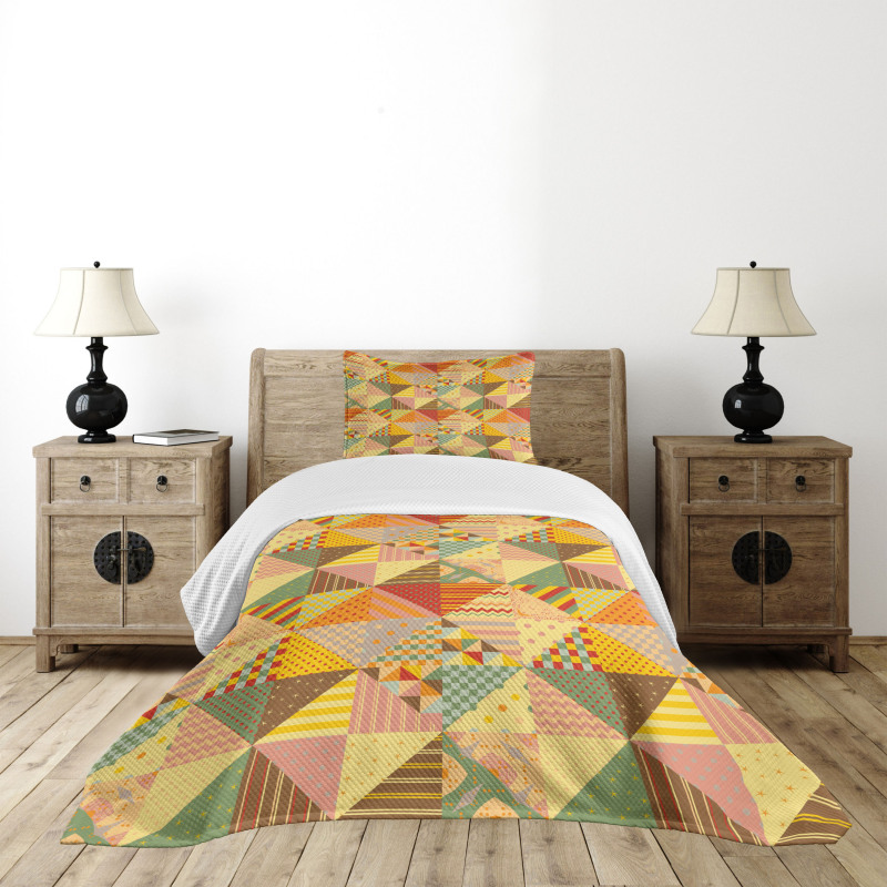 Colorful Triangle Patches Bedspread Set