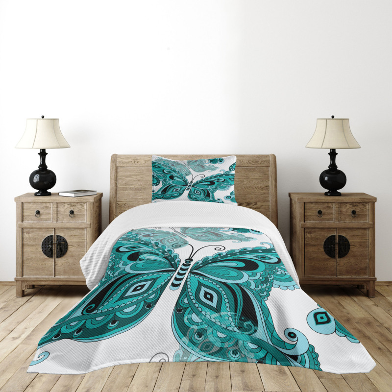 Ornamental Animal Pattern Bedspread Set