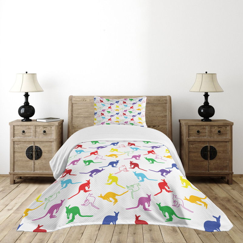 Vibrant Wildlife Concept Bedspread Set