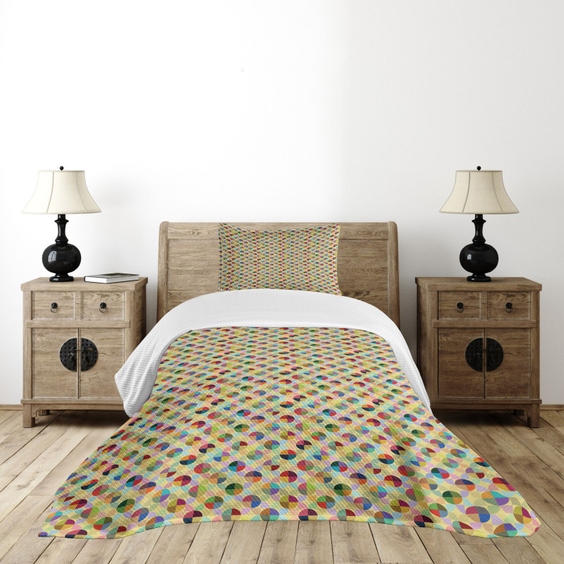 Circular Tile Arrangement Bedspread Set