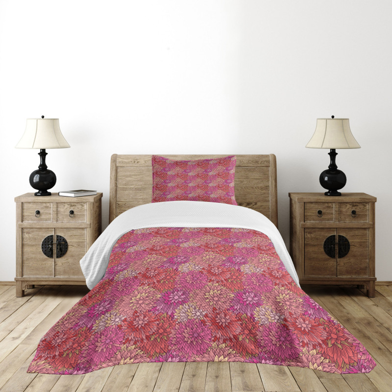 Feminine Blooming Petals Bedspread Set