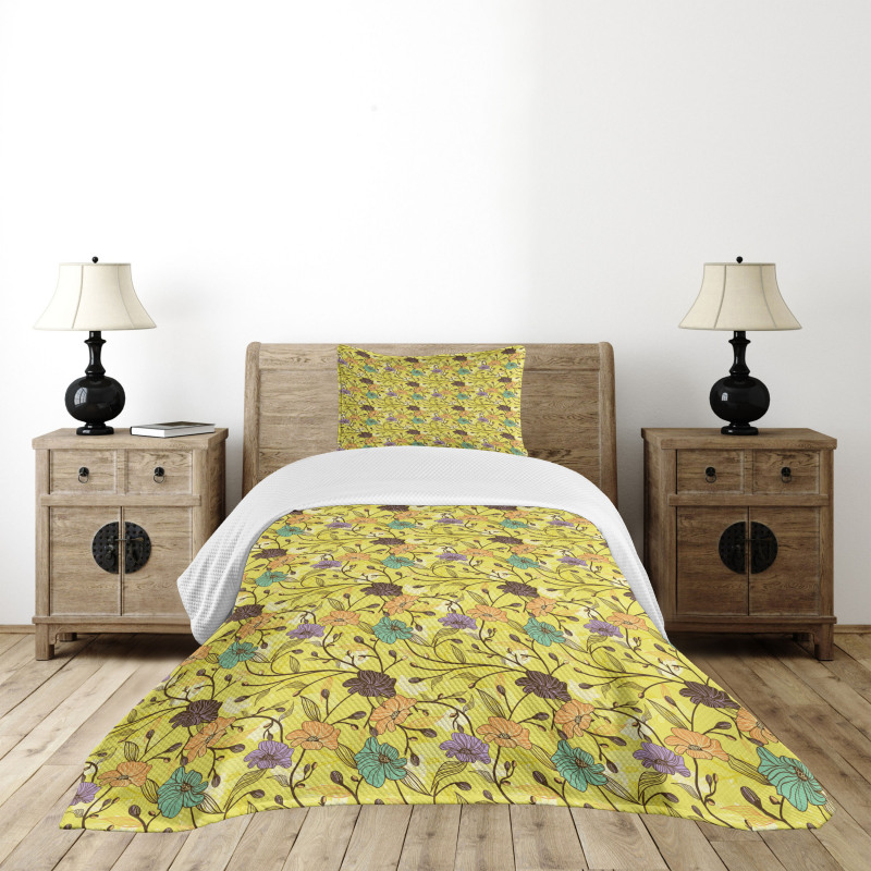 Colorful Flourish Pattern Bedspread Set