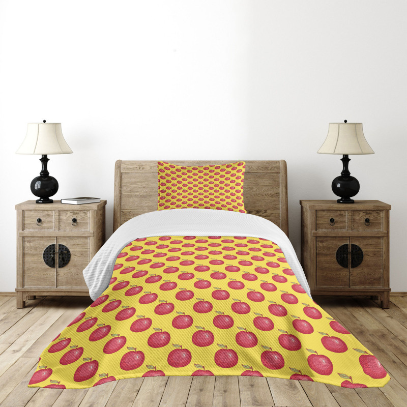 Engraved Style Apple Drawing Bedspread Set