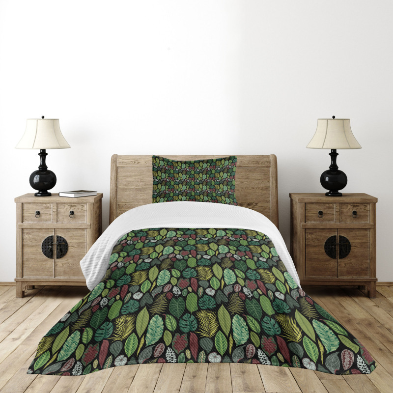 Variety of Vintage Leaves Bedspread Set