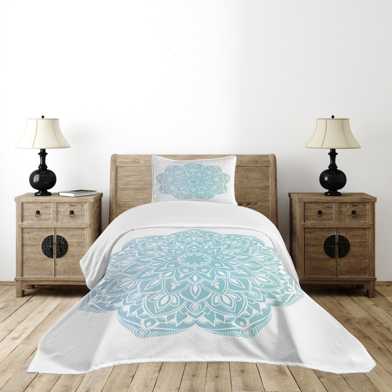 Oriental Round Motif Bedspread Set