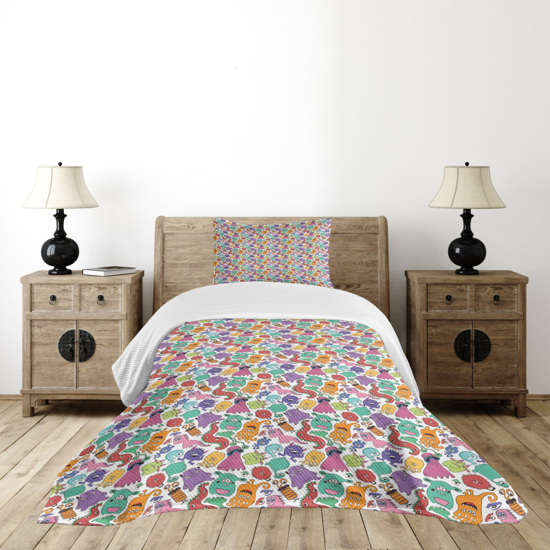 Abstract Hairy Monsters Bedspread Set