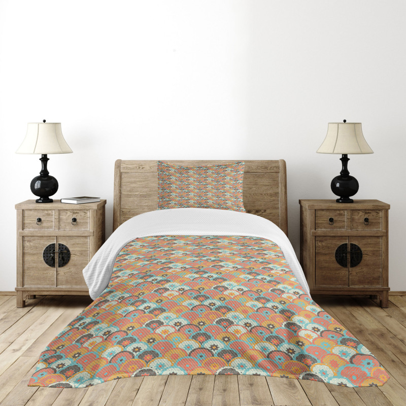 Middle Easter Tile Motif Bedspread Set