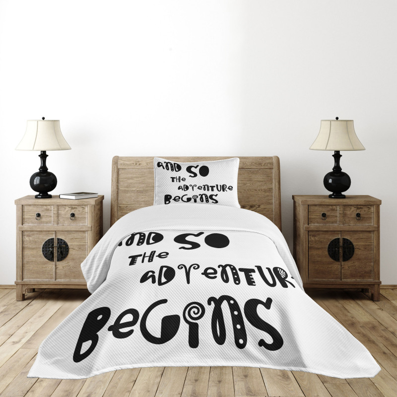 Hand Drawn Calligraphy Retro Bedspread Set