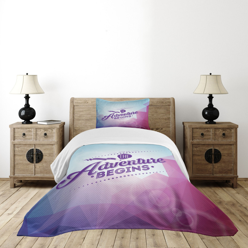 Polygonal Mountains Triangle Bedspread Set