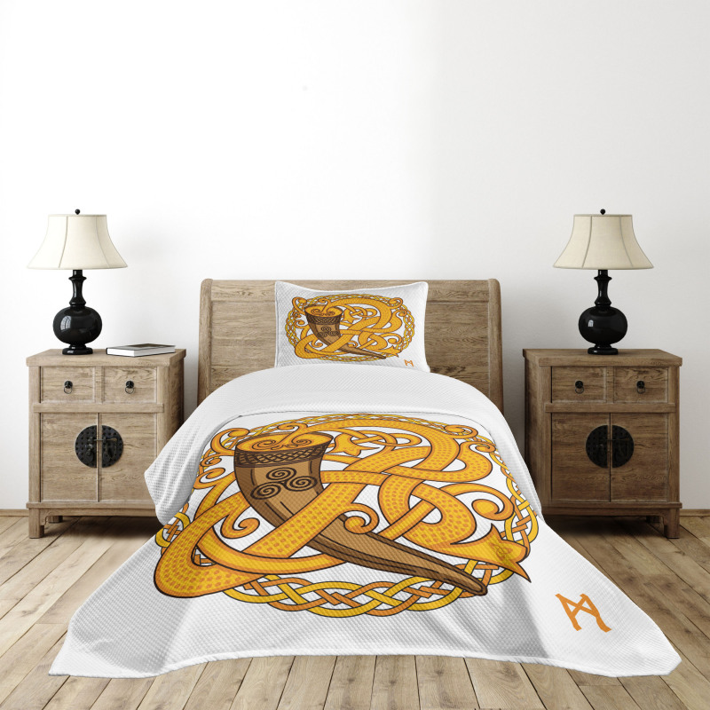 Drinking Horn and Woven Motif Bedspread Set