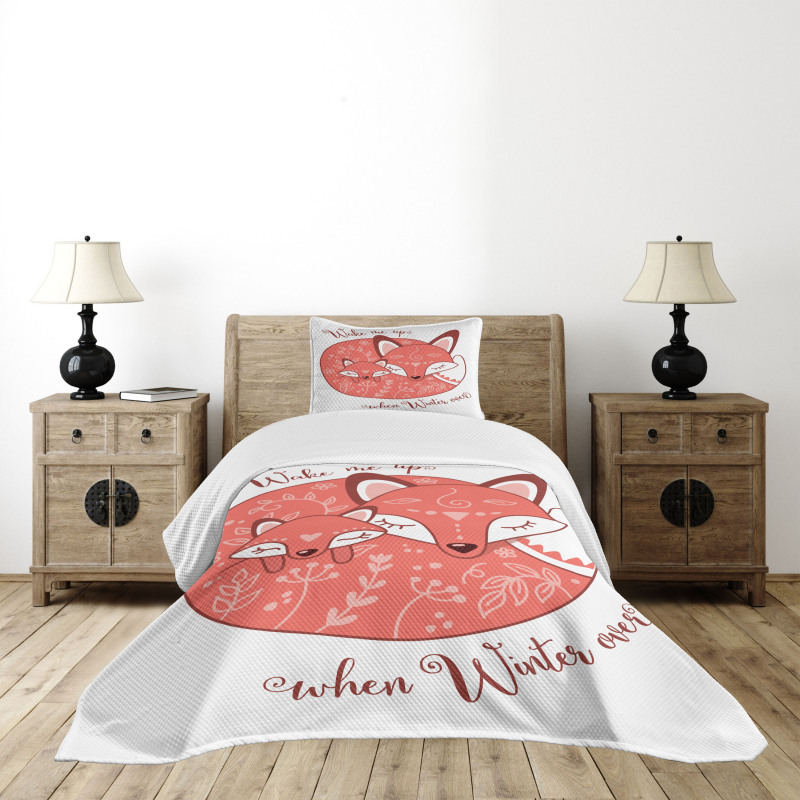 Sleeping Baby Fox and Mother Bedspread Set