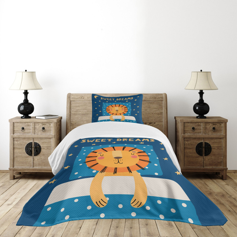 Sleeping Sketched Lion King Bedspread Set