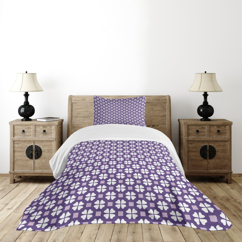 4 Leaf Clovers Motif Bedspread Set