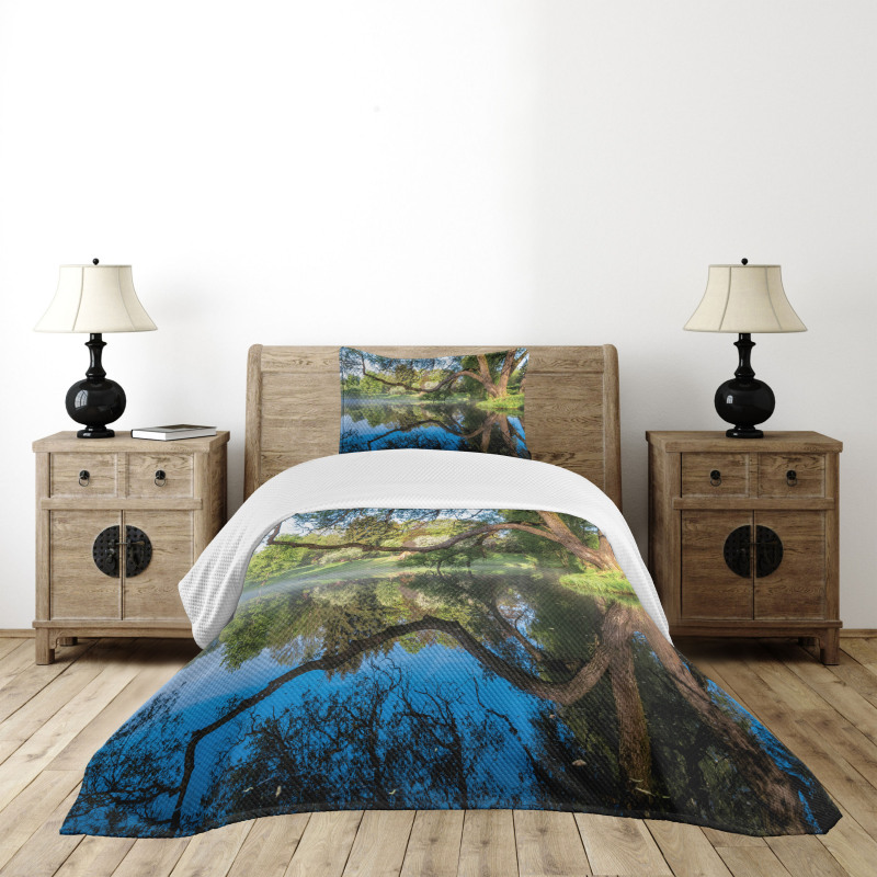 Foggy Scene over Water Bedspread Set