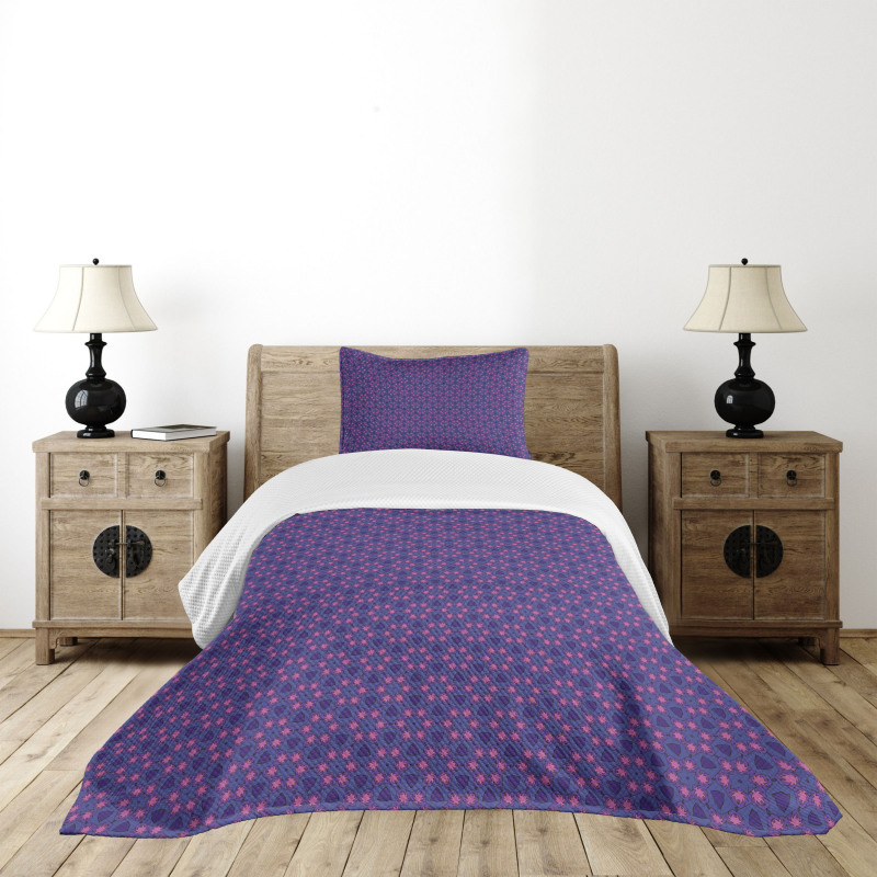 Flowers Lattice Repetition Bedspread Set