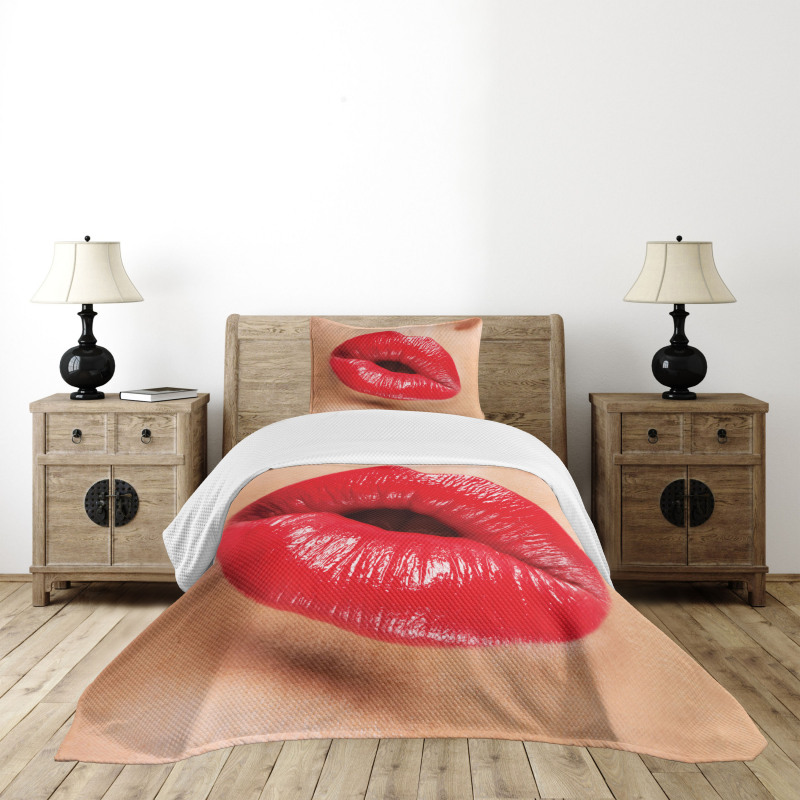 Juicy Lipstick Illustration Bedspread Set