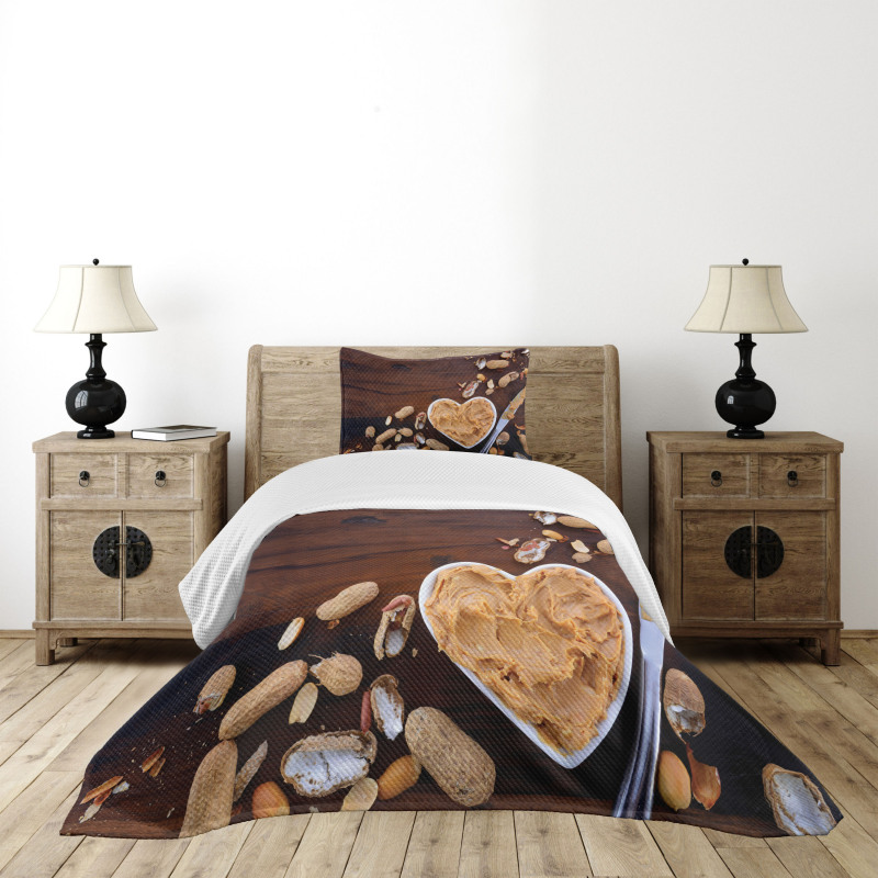 Wooden Vintage Table Bedspread Set