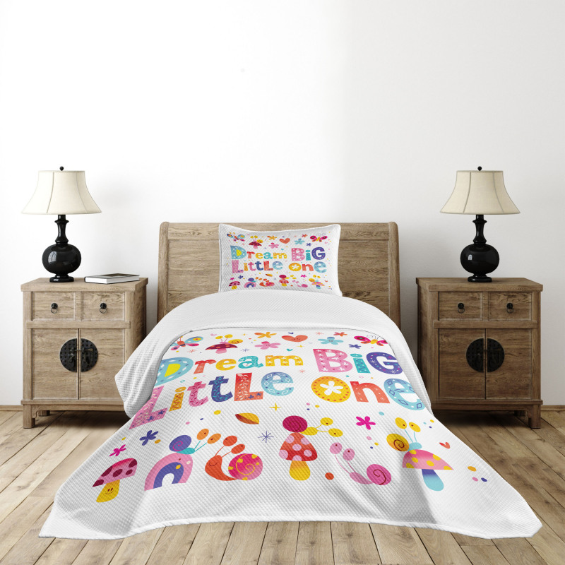 Little Words Composition Bedspread Set