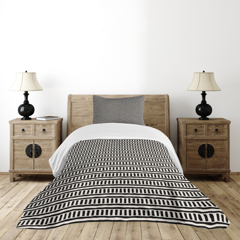 Curvilinear Lines and Shapes Bedspread Set