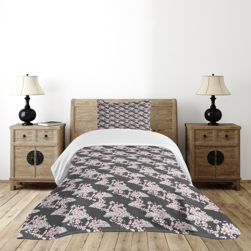 Sakura Branches Greyscale Bedspread Set