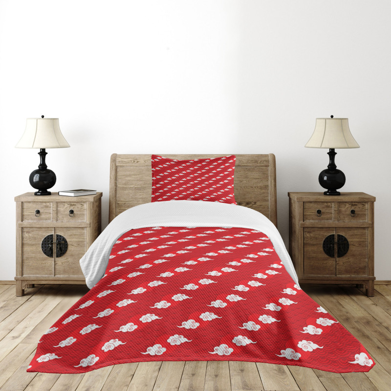 Clouds and Scale Pattern Bedspread Set