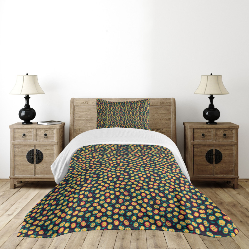 Abstract Style Halved Apples Bedspread Set