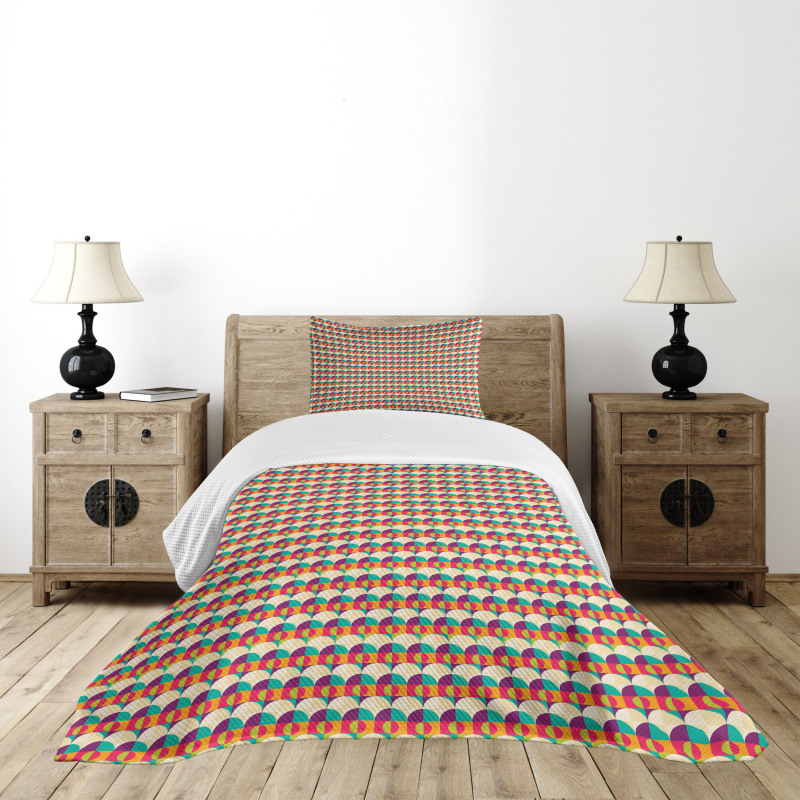 Retro Circles and Squares Bedspread Set