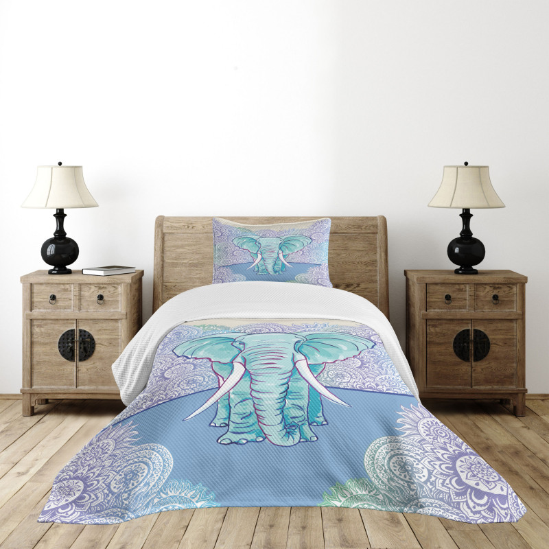 Oval Motifs Bedspread Set