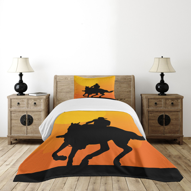 Silhouette of a Lone Rider Bedspread Set