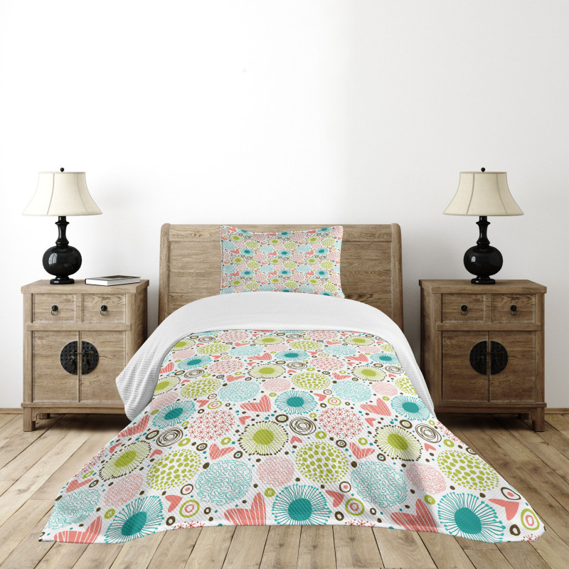 Abstract Hearts Doodle Bedspread Set