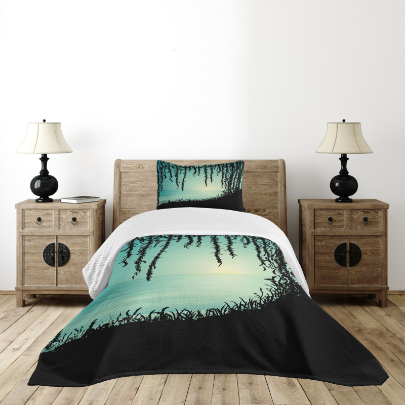 Liana Cave and Sea Bedspread Set