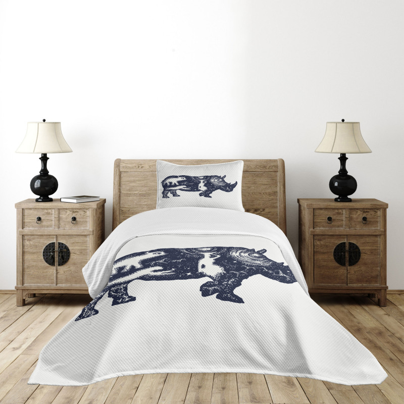 Woman and Animal Motifs Spots Bedspread Set