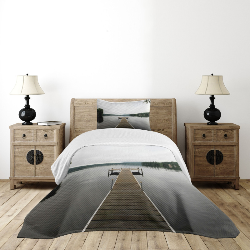 Calm Water Overcast Weather Bedspread Set