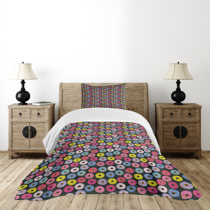 Colorful Ring Donuts Doodle Bedspread Set