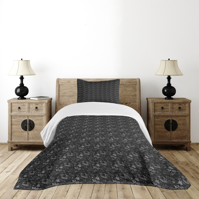 Outline Vegetables on Dark Bedspread Set