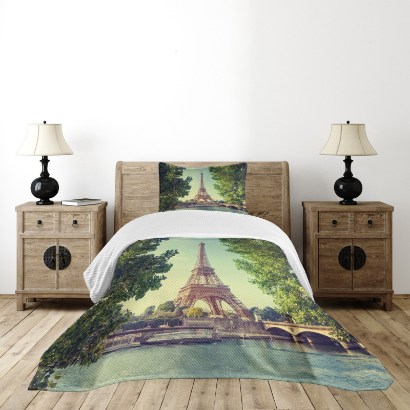 Eiffel Tower Seine River Bedspread Set